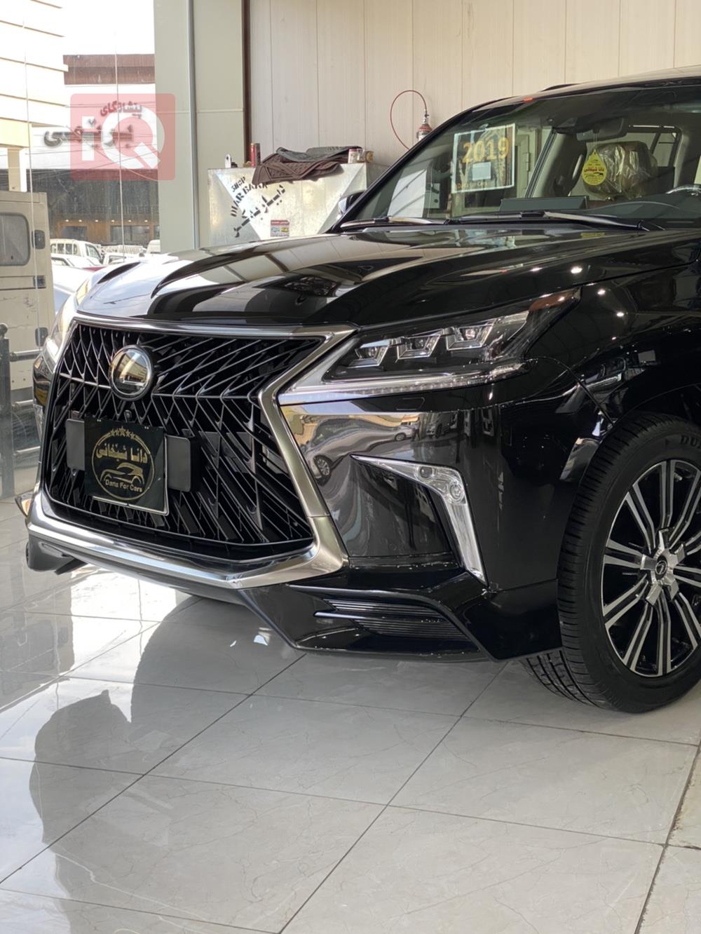 Lexus LX